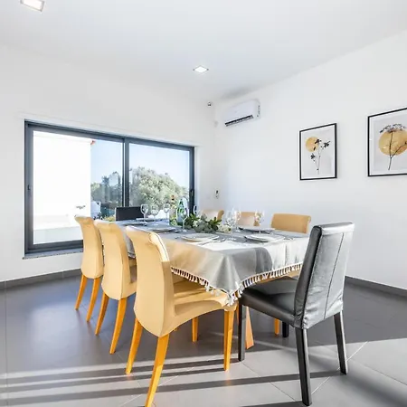 Cieluna 波尔蒂芒